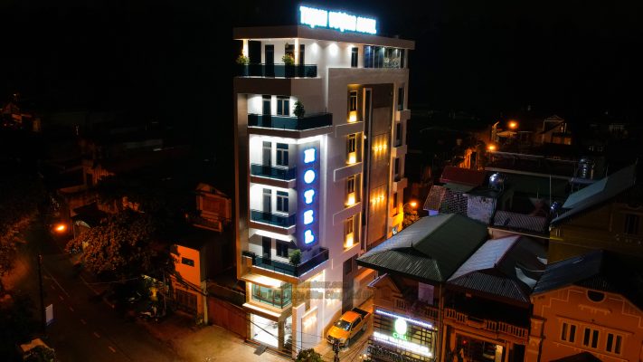 Thịnh Vượng Hotel tọa lạc tại trung tâm Thành Phố